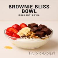 Brownie Bliss Bowl met romige chocolade en gezonde toppings – ideaal dessert recept.