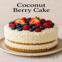 Coconut Berry Cake - Taarten & Cakes 4 Coconut Berry Cake – luchtige cake met kokos en bessen, heerlijke zomerse bakkerijspecialiteit.