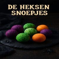 De Heksen Snoepjes - Halloween Snack 2 Kleurrijke, snoepachtige balletjes vol smaak — een magische mix van zoet, zuur en een vleugje “toverkracht”. Perfect voor Halloween Feestjes of als betoverende traktatie!