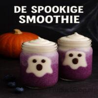 De Spookige Smoothie - Halloween 2 De Spookige Smoothie – romige Halloween smoothie met fruit en een vleugje mysterie.