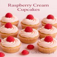 Raspberry Cream Cupcakes - Fruitkick Bakkerij 1 Luchtige vanille cupcakes gevuld met frambozenjam en afgewerkt met een zachte roomkaas frosting en verse frambozen. Ideaal voor lente, feestjes of high tea!