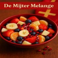 De Mijter Melange - Sinterklaas Bowl 9 Een kleurrijke fruit bowl vol vitamine en vrolijkheid — met rood, wit en goud als eerbetoon aan de mijter van Sinterklaas. Deze gezonde traktatie is perfect als ontbijt, dessert of tussendoortje tijdens het heerlijk avondje!
